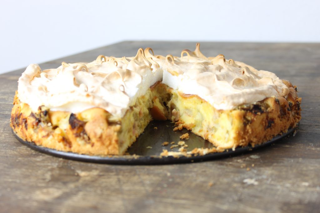 Fruchtig saure Rhabarber-Baiser-Torte - brokkolibastards