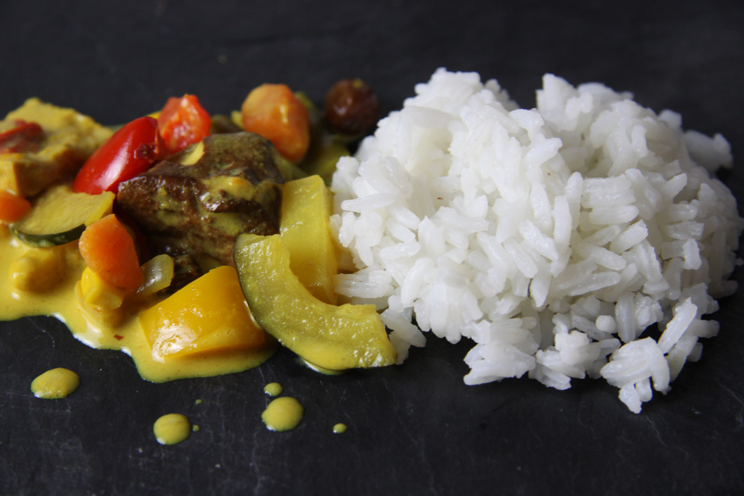 Tofu Curry mit Kokosmilch - Vegan und glutenfrei - brokkolibastards