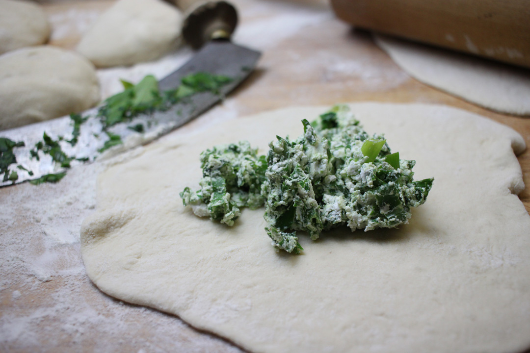 Vegane Bärlauch Schmand Fladen mit Coconut Bacon - brokkolibastards